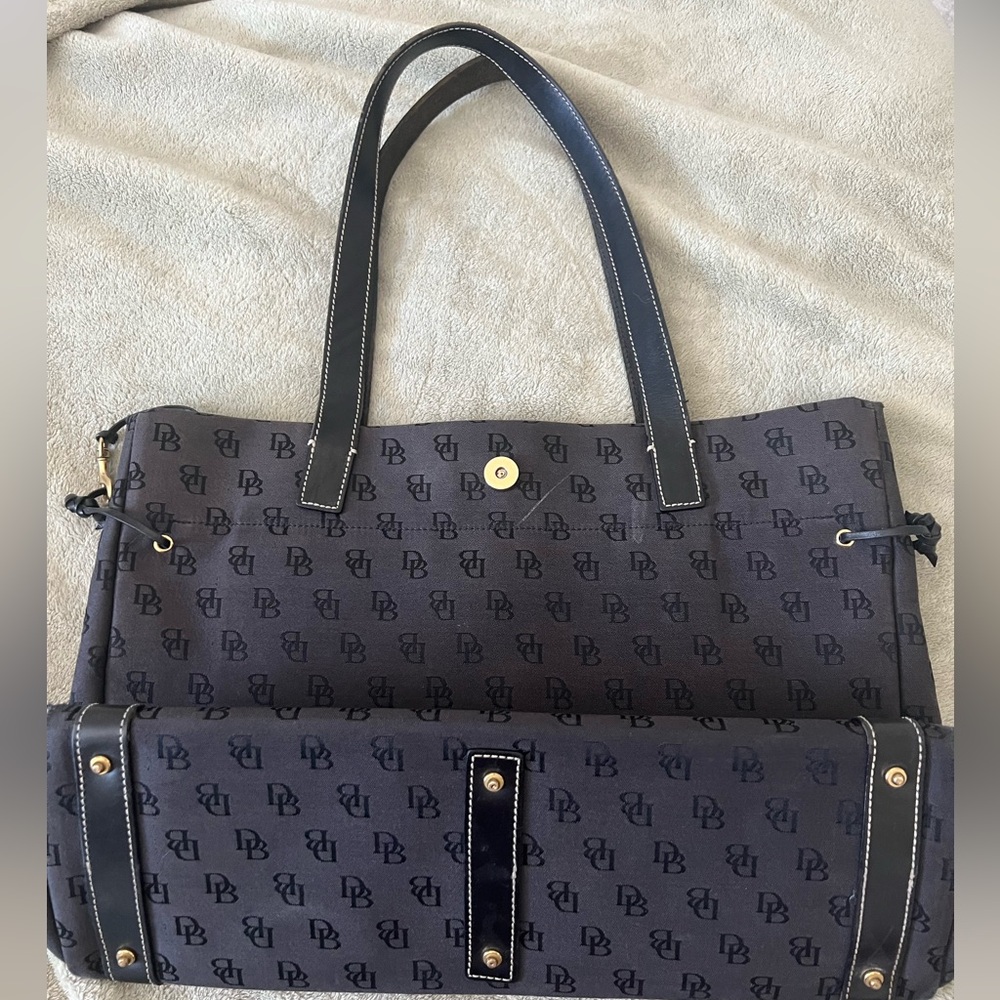 Vintage Dooney & Burke black purse